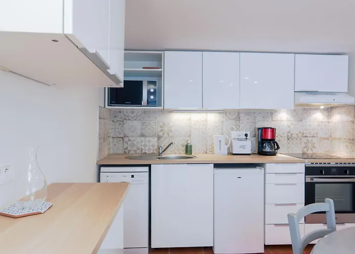 L'olivier - T2 Proche Saint-raphael *