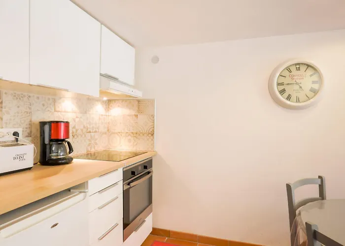 L'olivier - T2 Proche Saint-raphael Apartment *