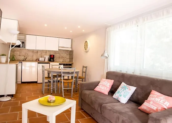 L'olivier - T2 Proche Saint-raphael Сен-Рафаель