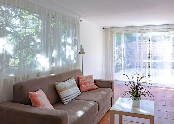 L'olivier - T2 Proche Saint-raphael Апартаменти *